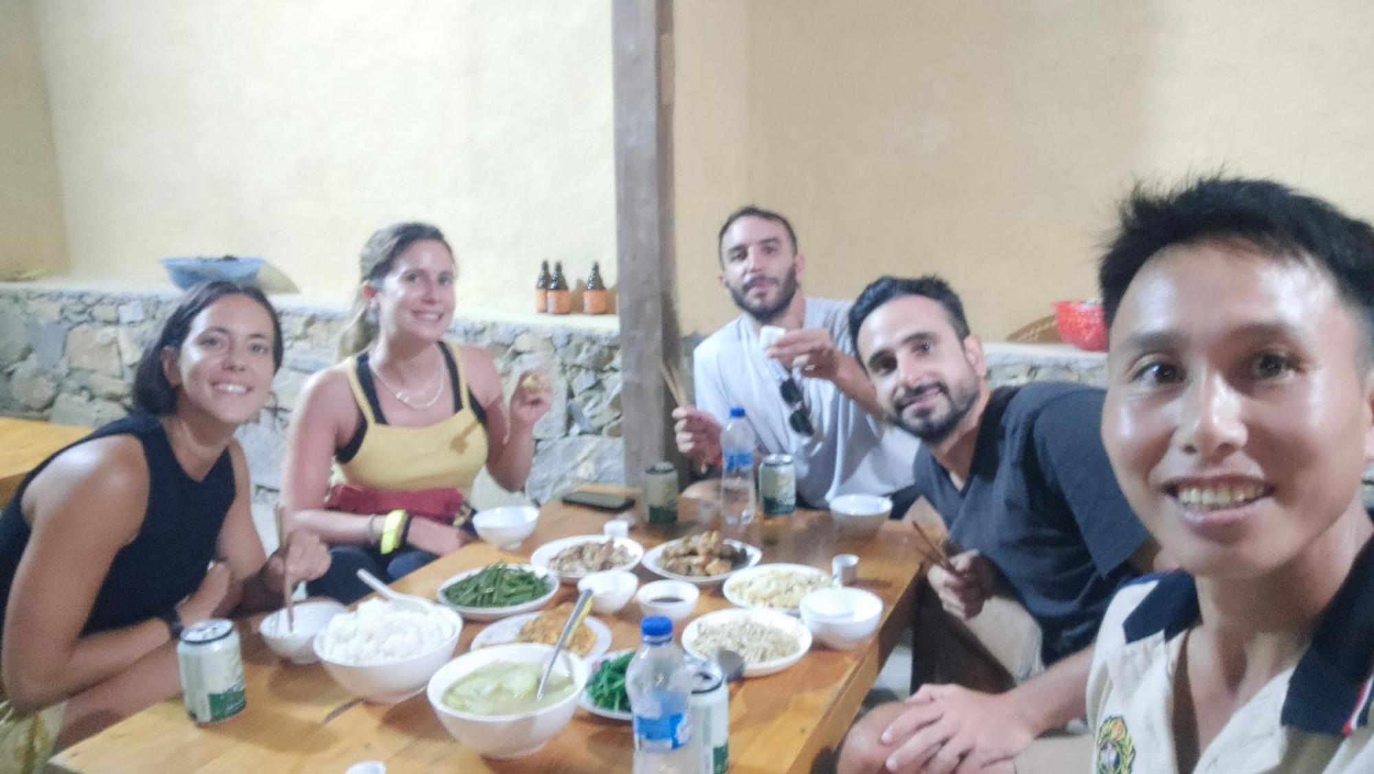Ly Danh Homestay Quan Ba Værelse billede
